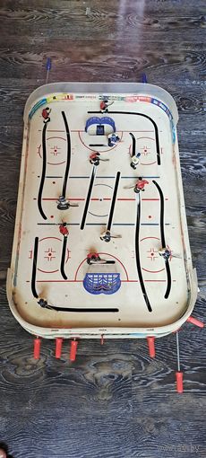 Хоккей настольный.