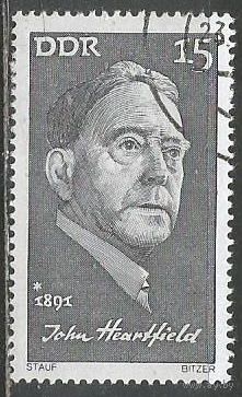 ГДР. Джон Хартфилд. Художник. 1971г. Mi#1646.