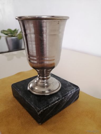 Старинная (?) карандашница. См описание