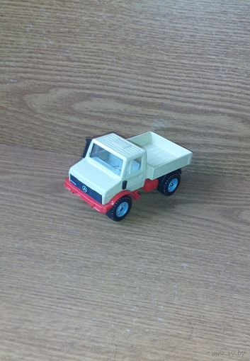 Модель автомобиля SIKU 1620 грузовик Mercedes-BenZ UNIMOG U1500 (W.-Germany). (возможен обмен)
