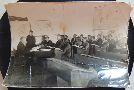 Фото "9 класс, школа г. Алдан, Якутия, дети Беларусов" (золотодобыча, 1939 г.)