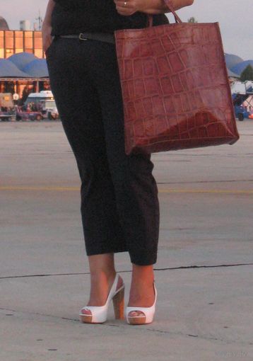 Стильные брюки и капри на 52-56 размер.