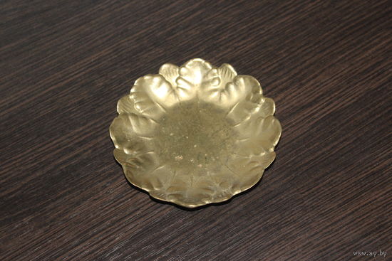 Латунное, декоративное блюдо.