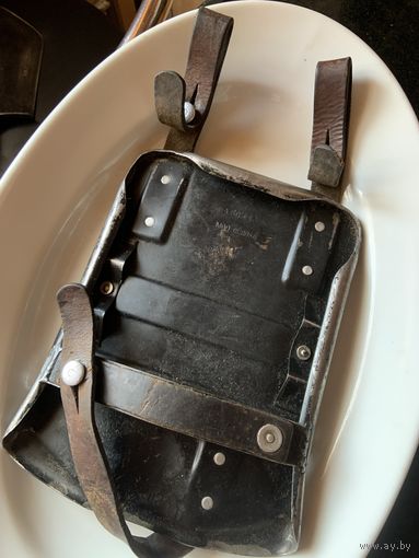 РЕДЧАЙШИЙ оригинальный  ЖЕЛЕЗНЫЙ  !!!  чехол от лопатки 1943 года !!! - швейцарский!
