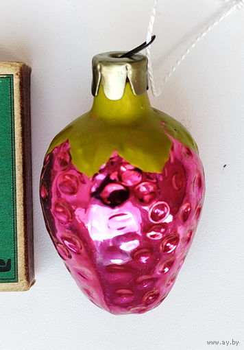 Ёлочная игрушка. Клубника. О-65.
