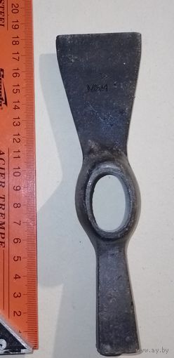 Кирка геолога с клеймом