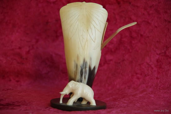 Статуэтка (натуральная кость )    13 см