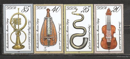 ФФ5 ГДР 1979 Музыкальные  инструменты