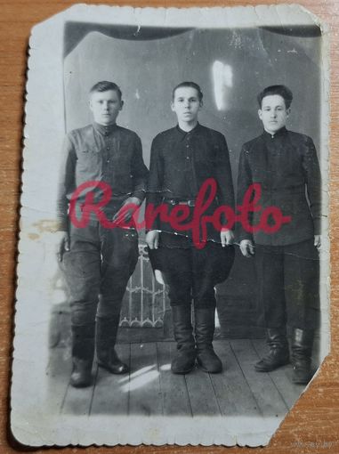 1930-е Три товарища. Студийное фото