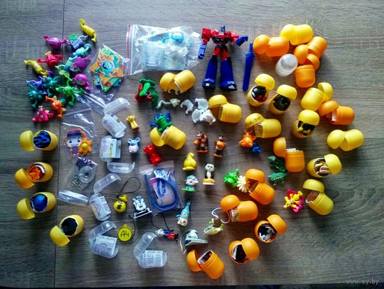 Лот игрушек киндер сюрприз и пр.