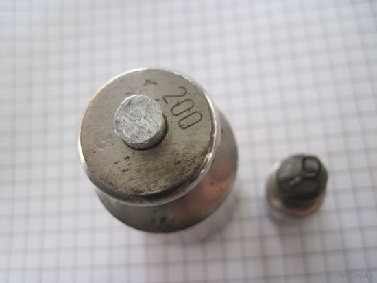 Две гири, гирьки с рубля!