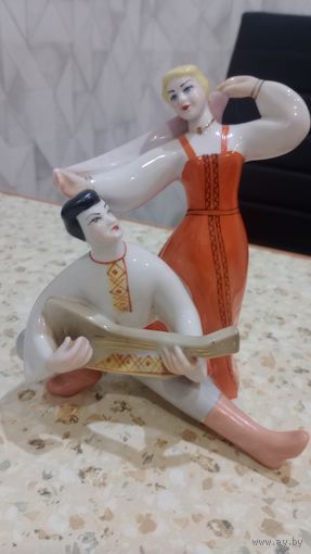 Статуэтка русский танец