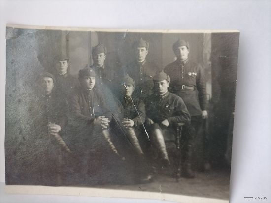 Фото красноармейцев в будёновках в г.Ворошилове.1936г.