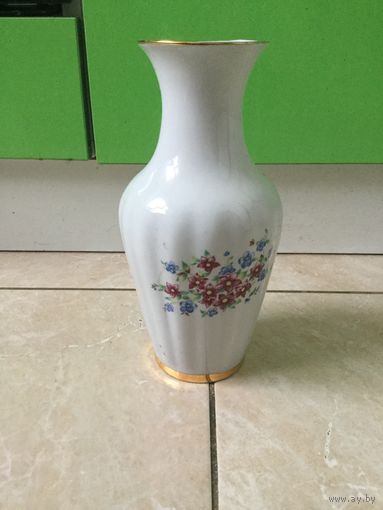 Ваза фарфоровая