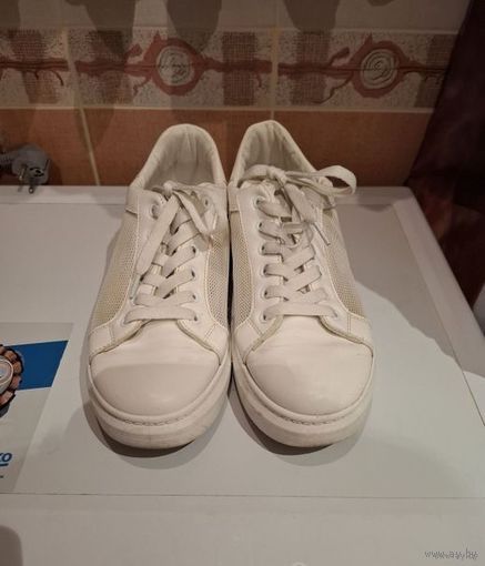 Кроссовки женские 38 размер