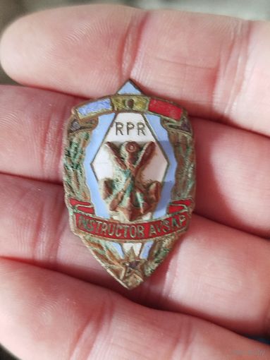Старый тяжёлый знак инструктор avsap Румыния,тяжёлый,под реставрацию,с рубля