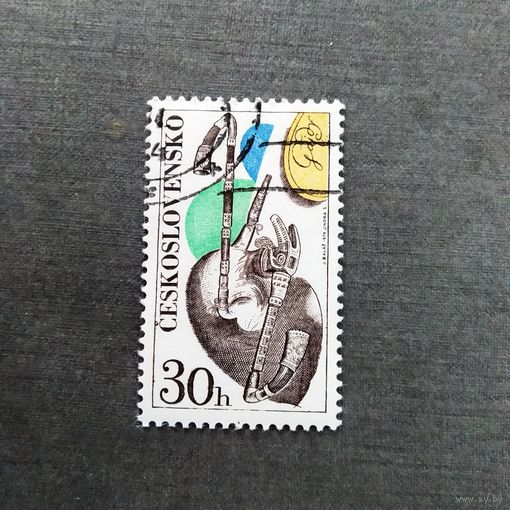 Марка Чехословакия 1974 год Музыкальные инструменты