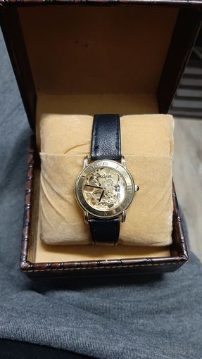 Часы винтажные,женские  accurist skeleton,Япония.