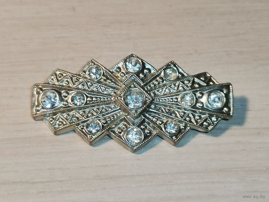 Металлическая брошь с вставками, времён СССР.