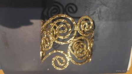 Красивые браслеты на руку и цепочка на ногу.