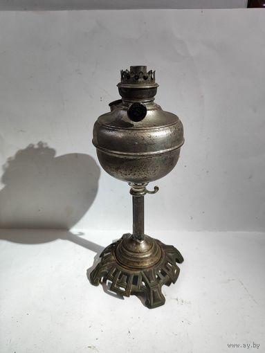 Керосиновая лампа RECORD-WUNDER c переменной высотой.