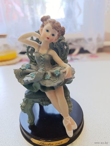 Статуэтка,балеринка.