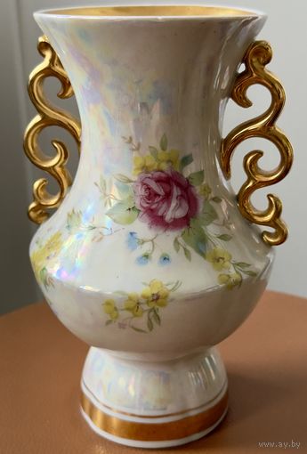 Ваза Минск МФЗ с нечастым цветочным декором