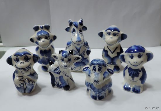 Статуэтки фарфоровые "Зверюшки" 90-е годы Россия. Высота от5 до 7.5 см. - 7 шт.