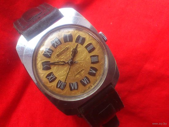 Часы ВОСТОК 2409 РУССКИЕ УЗОРЫ из СССР 1970-х, ВИНТАЖ