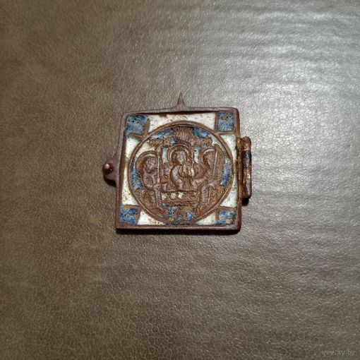Створка складня старинная с эмалями с ушком