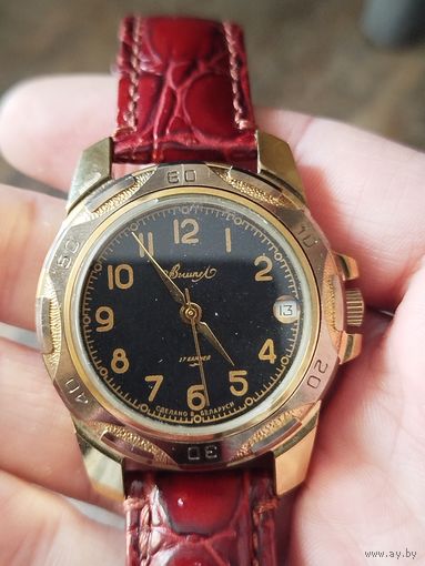 Шикарные ,крупные мужские часы вымпел,сохран,механика,на ходу,кожаный ремешок,с рубля