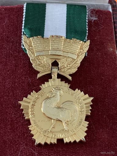 Медаль чести Департаментов и Коммун Франции.серебро - позолота