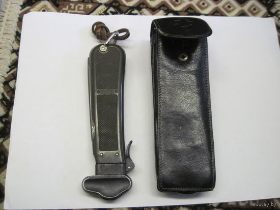 Инерционный нож-стропорез Бундесвера/Люфтваффе с кожаным чехлом.