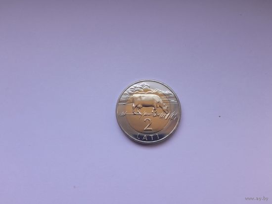 2 лата 1999 года. Латвия. Корова. Биметалл. UNC