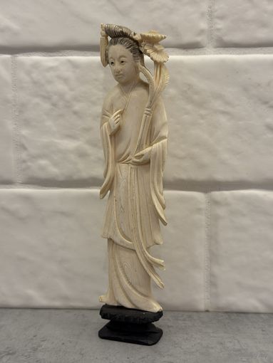 Фигурка из БИВНЯ МАМОНТА. Гейша.17 см.   Распродажа коллекции!!!