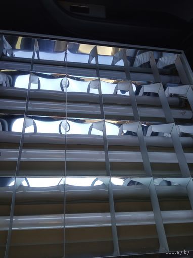 Светильник потолочный две штуки с лампами