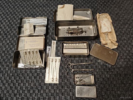 Биксы с медицинским инструментом СССР.