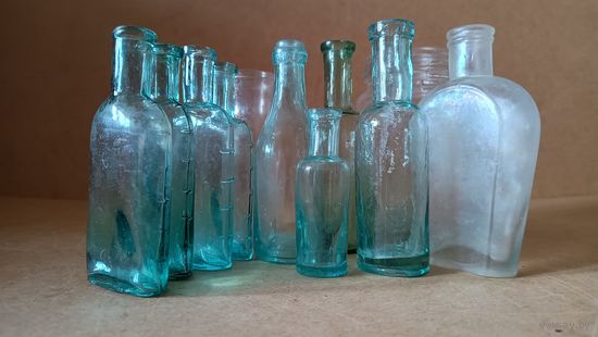 Лот старых бутылочек.
