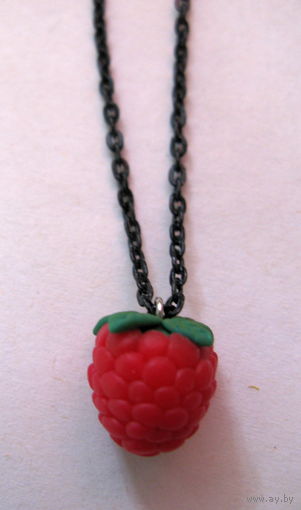 Подвеска ручной работы с малинкой
