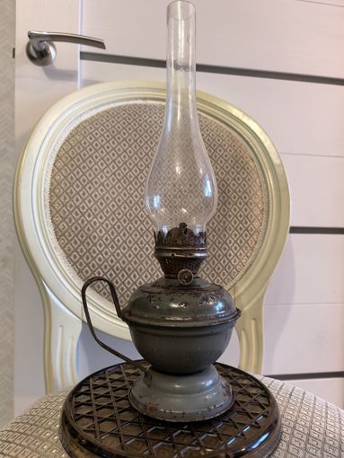 Лампа керосиновая.