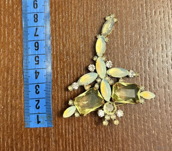 Брошка - Стрекоза из уранового стекла . Производство Чехия