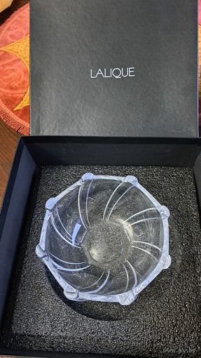 Хрустальная ваза. LALIQUE Лалик. Франция.