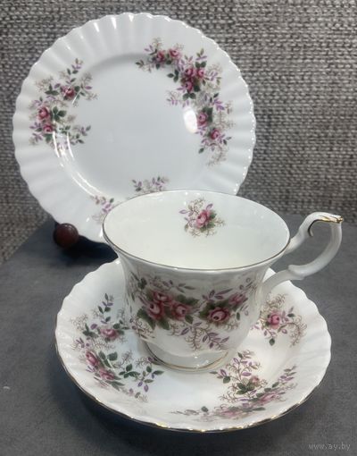 Чайная тройка Royal Albert  Lavender Rose 1961 год. Англия. Чашка 9х7 см. Блюдце 14 см. Тарелка для торта 18 см.