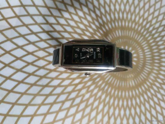 Часы наручные  с браслетом.Состояние на скане. В коллекцию,ремонт,на запчасти.