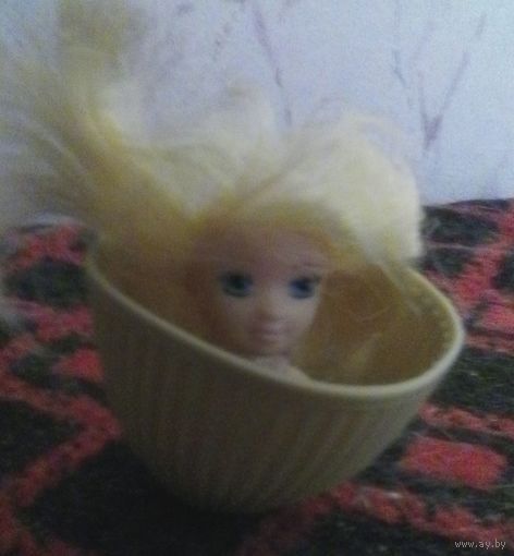 Кукла в корзине