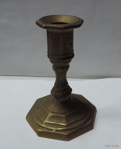 Подсвечник. Высота 11 см. Латунь.