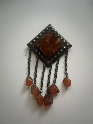 Брошь СССР янтарь