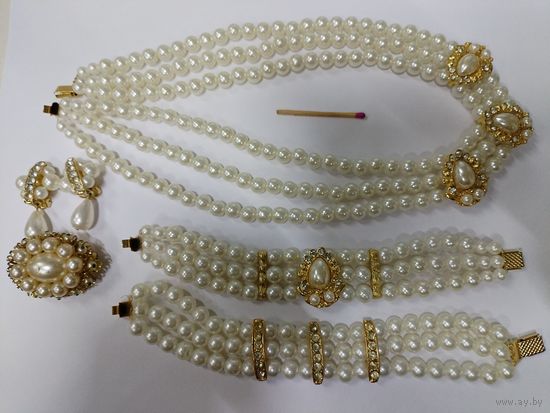 Набор винтажный жемчужный. Колье-чокер, браслеты, клипсы, брошка