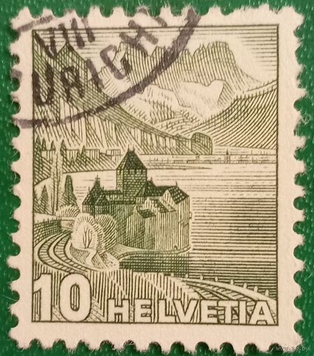 Швейцария 1934. Шильонский замок на берегу Женевского озера на фоне горы Дан-дю-Миди