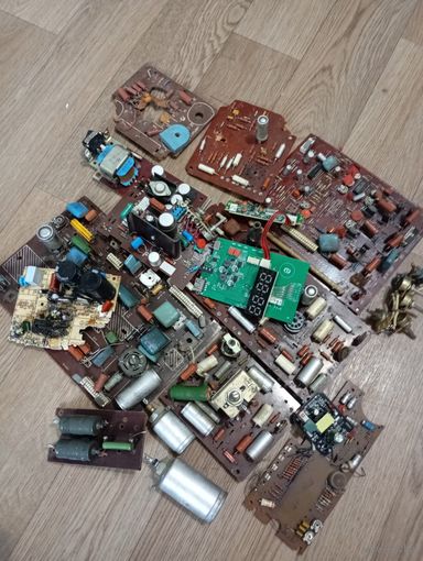 Лот радиодеталей сборный